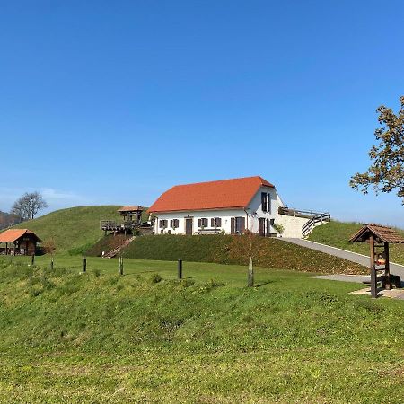 Tourist Farm Artisek Villa Store Bagian luar foto