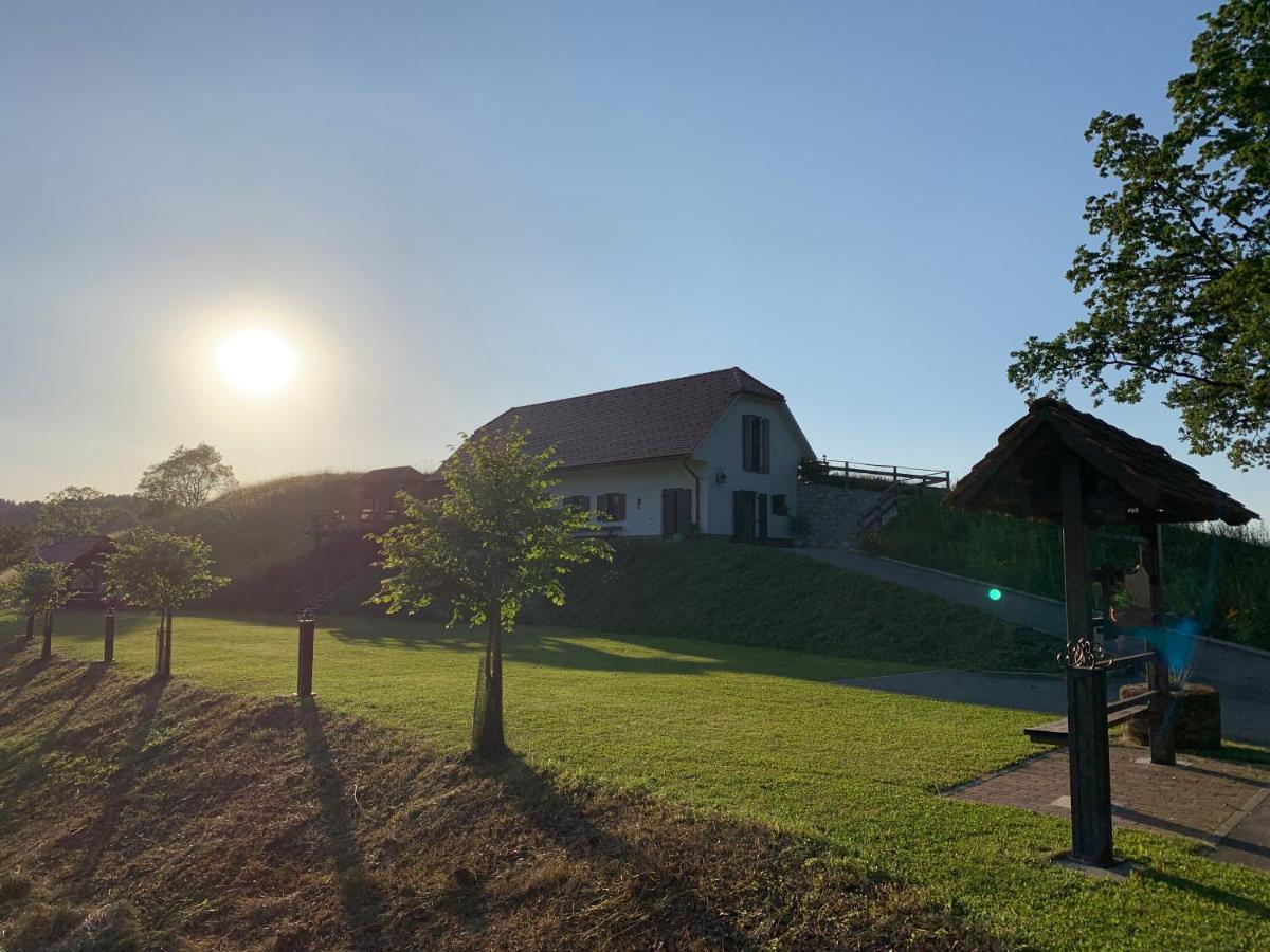 Tourist Farm Artisek Villa Store Bagian luar foto