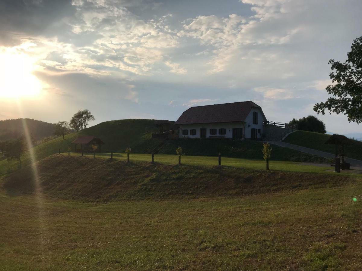 Tourist Farm Artisek Villa Store Bagian luar foto